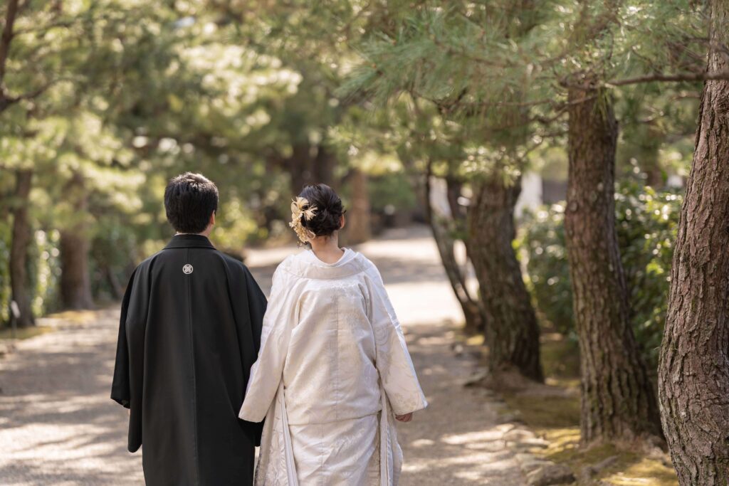 温山荘の庭園での前撮りショット